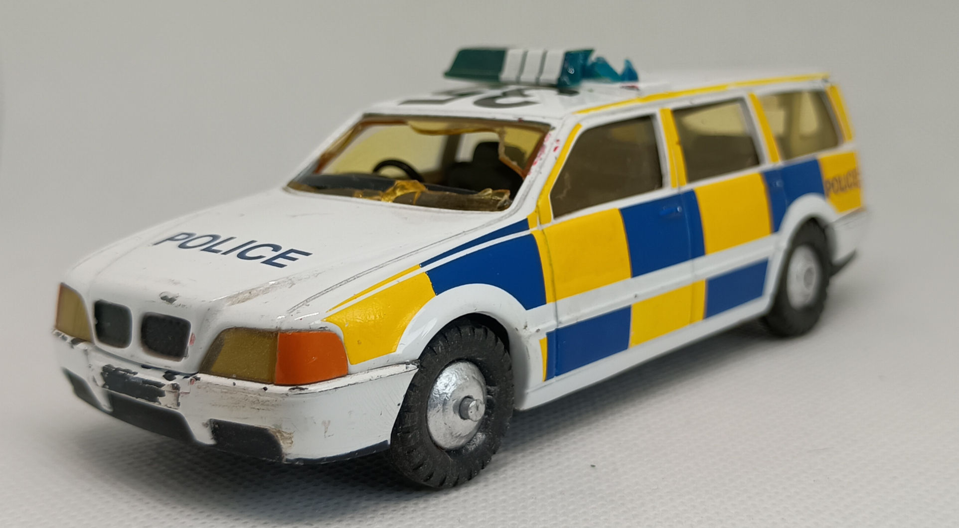 2003 Corgi TY87302 Volvo Estate 'Police'