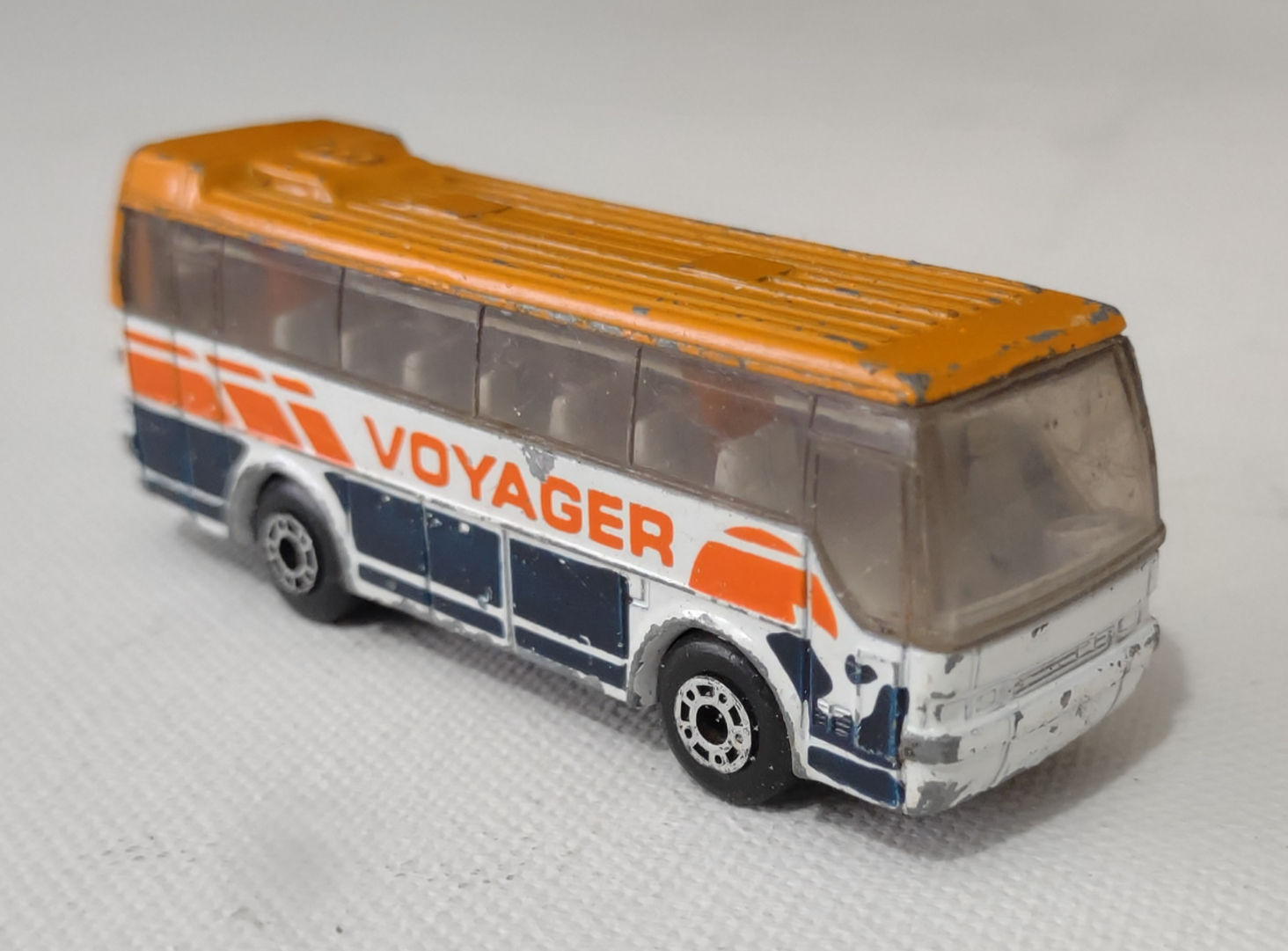 1986 Matchbox 1-75 series No 67 Ikarus Coach