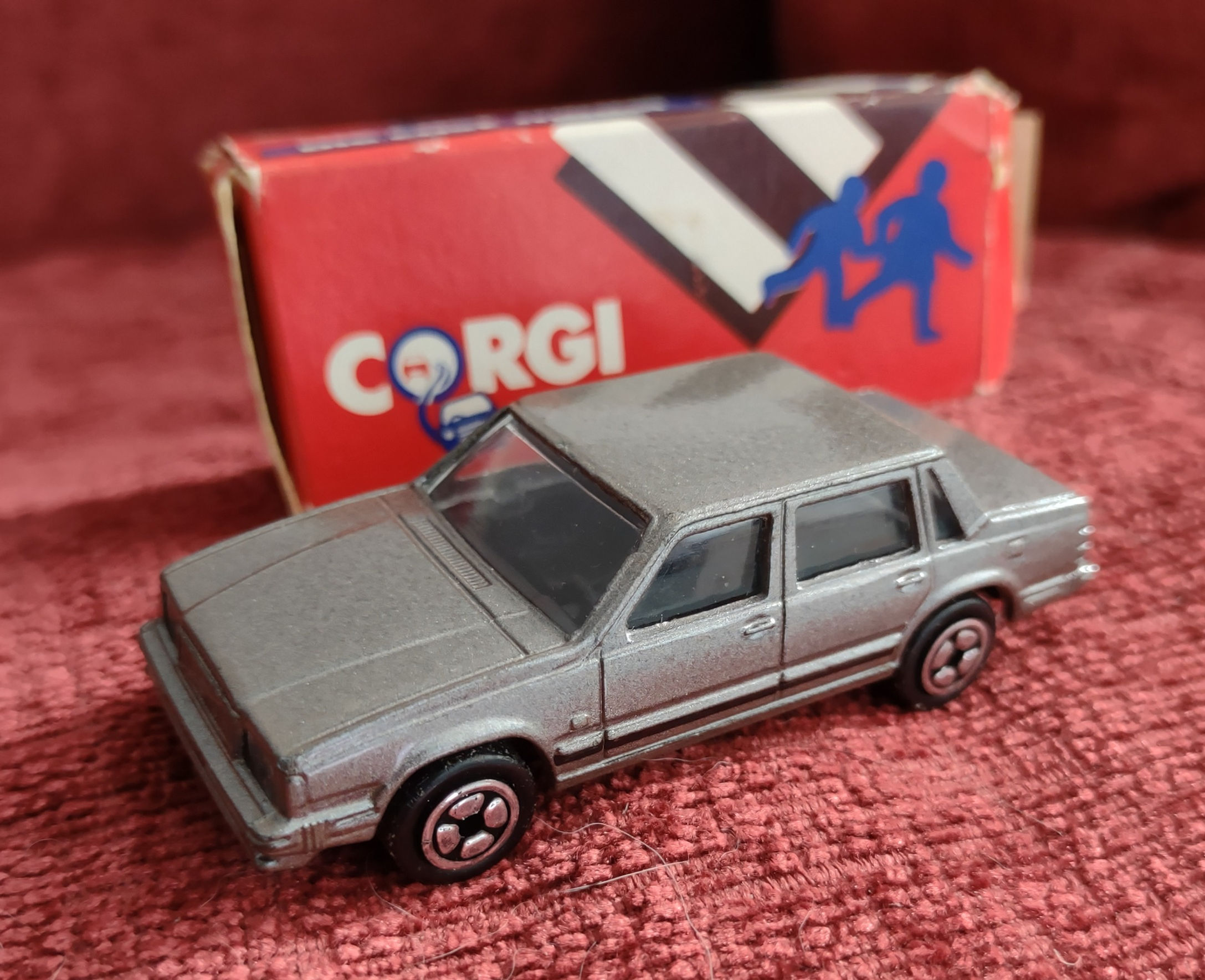 Corgi Volvo 760 Saloon