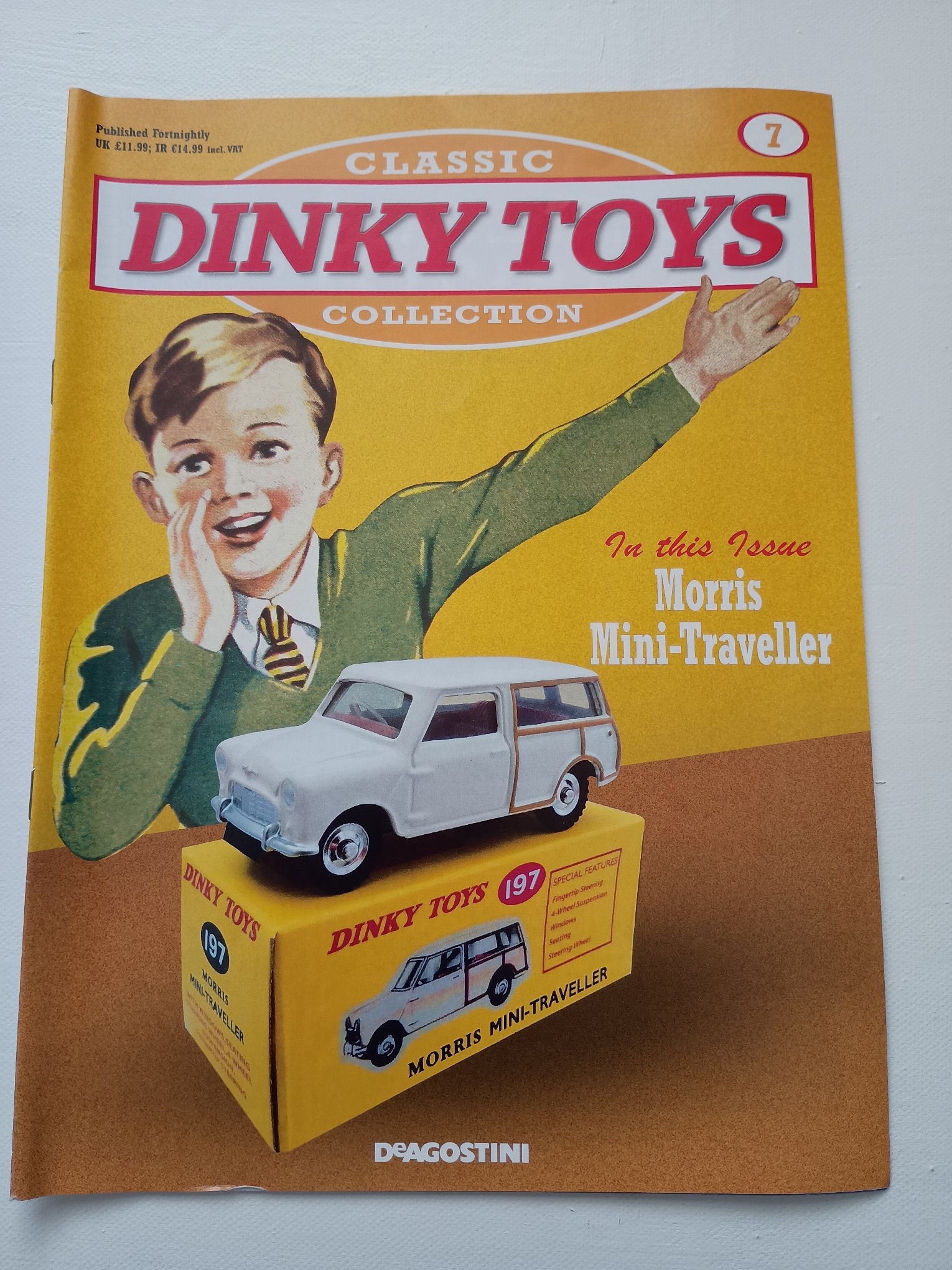 2018 Classic Dinky Toys Collection Issue 7 Morris Mini Traveller