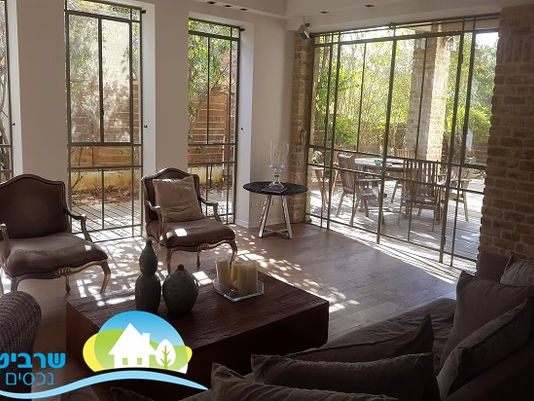 בנווה הדר, בית מדהים בן 8 חדרים