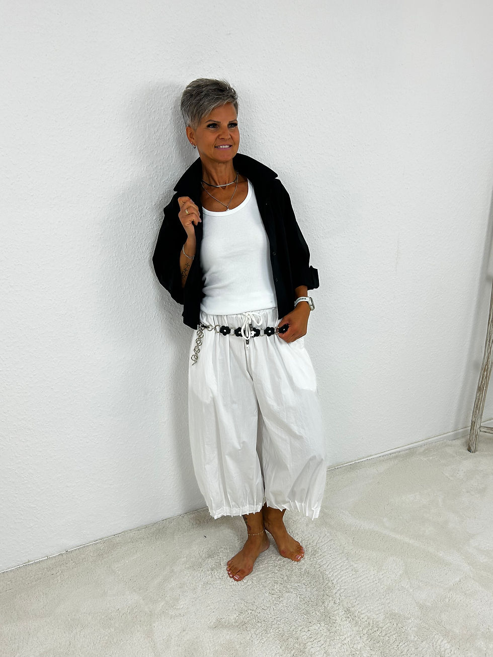 Miniaturbild: Cropped Bluse "Any" schwarz