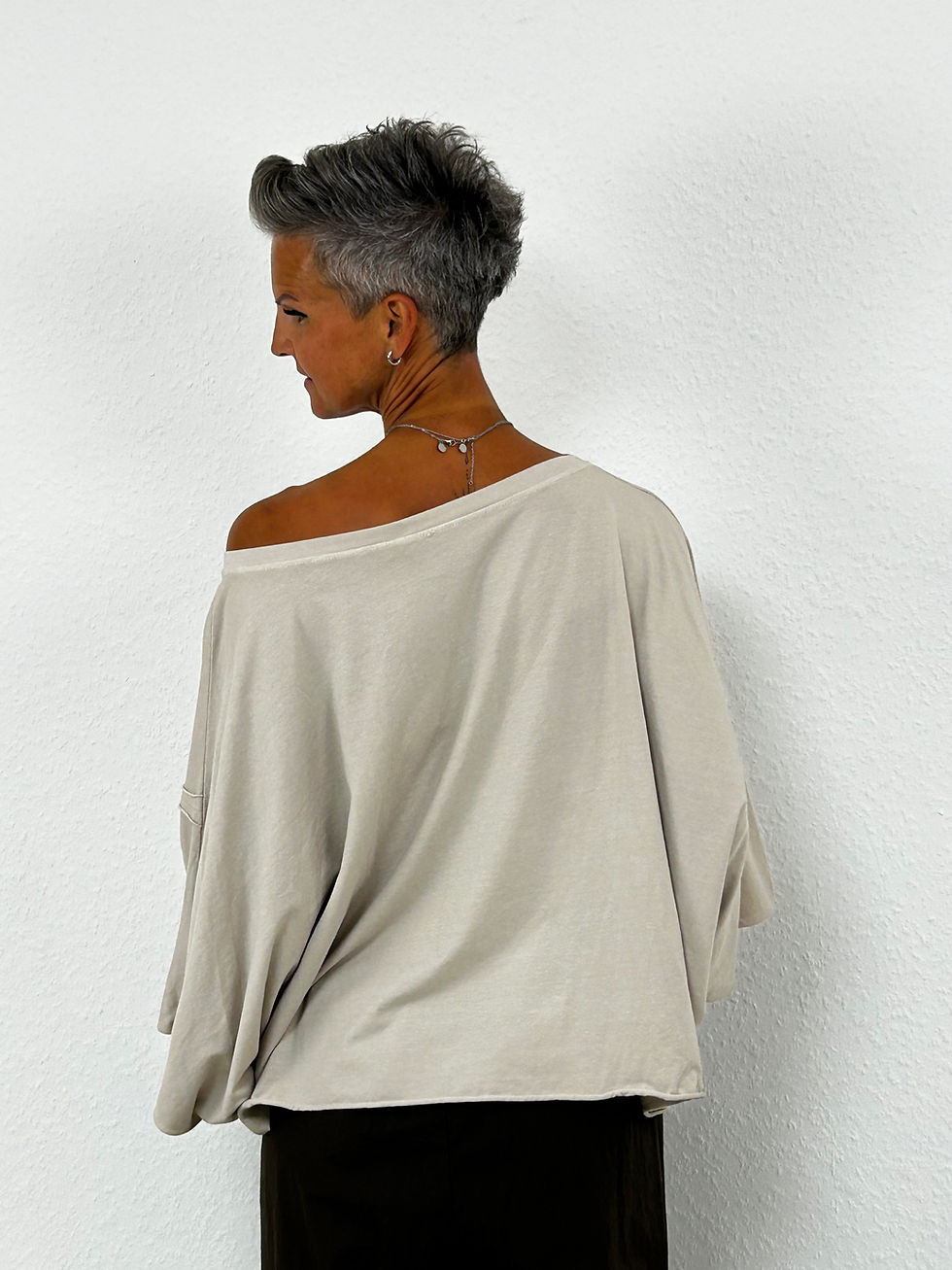 Miniaturbild: Oversized Cropped Kurzarmshirt „Limit" beige