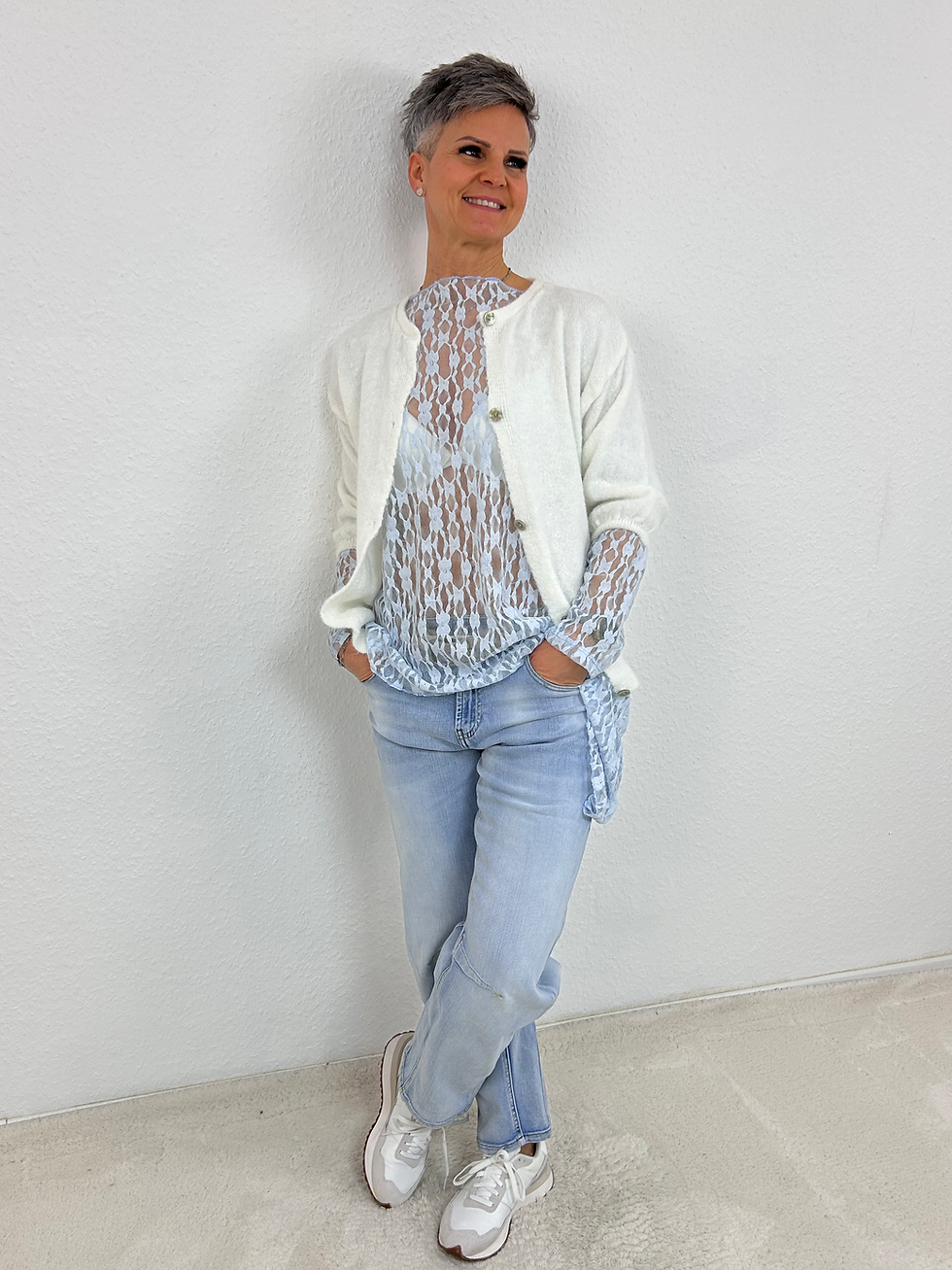 Miniaturbild: Spitzen-Shirt "Pina" hellblau