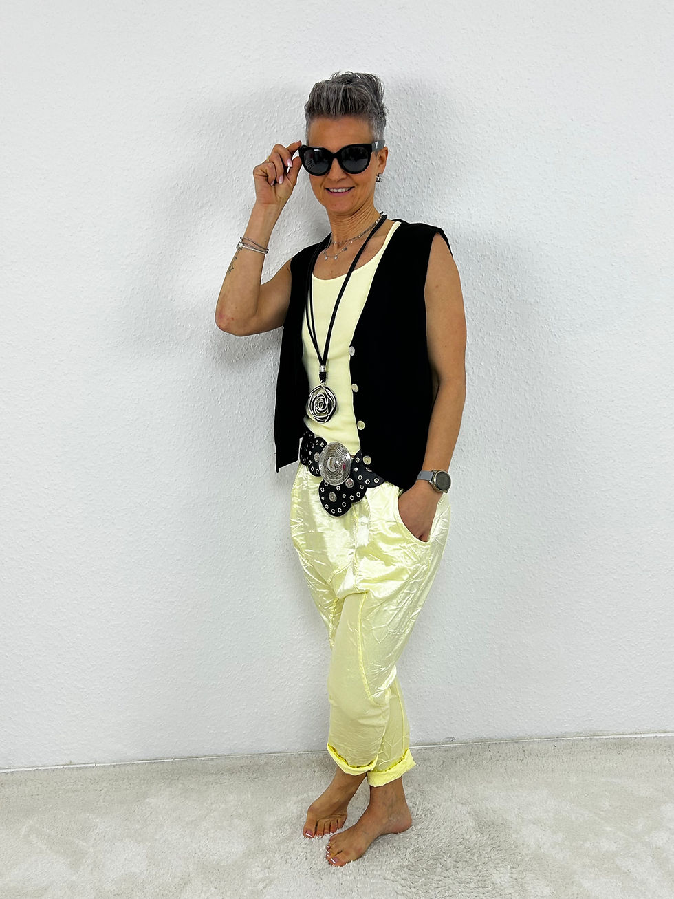 Miniaturbild: Baggy Hose „Carmen" pastellgelb