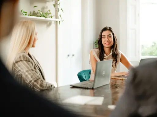Sadaf Raza helping her students in career planning and ROI for INSEAD MiM graduates