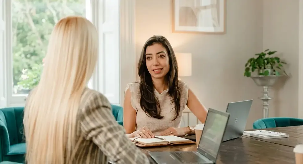 Sadaf Raza discusses career outcomes with her students from a UK/Europe MiF