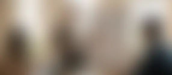 INSEAD EMBA students working on their leadership skills for an essay