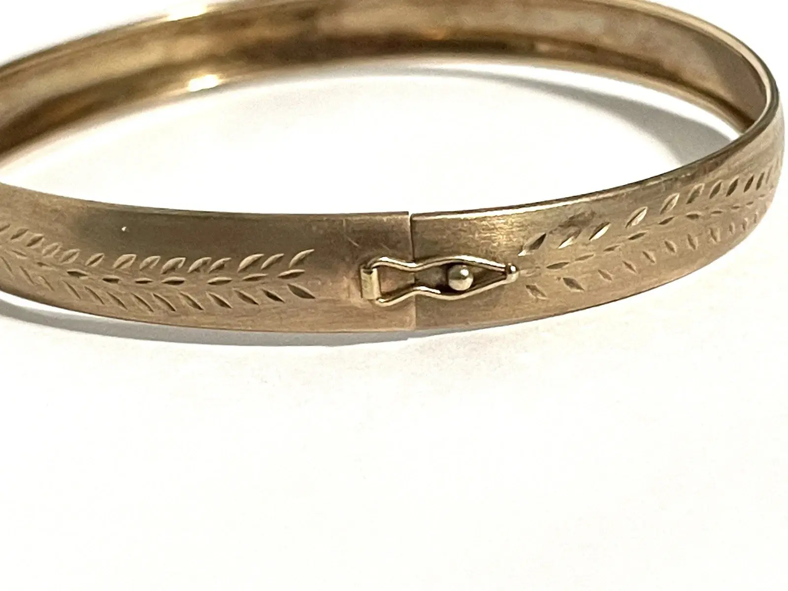 Vintage OroAmerica 10K Yellow Gold Etched Bangle | 5.35g