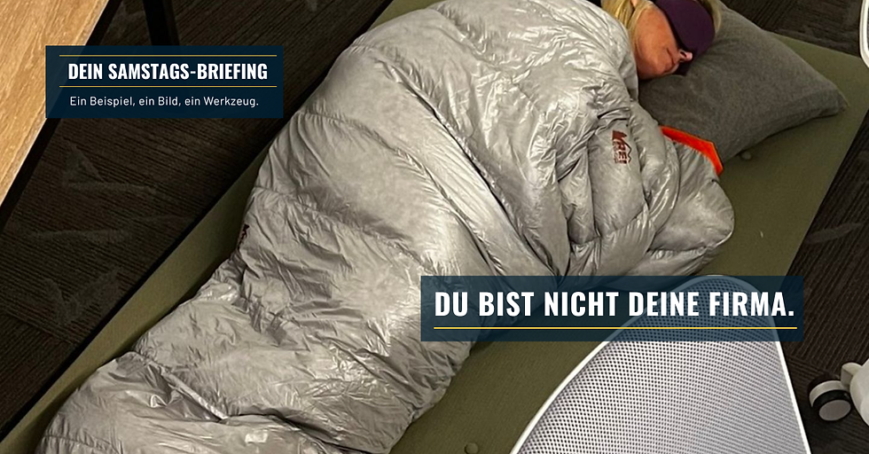 Crawford auf dem Büroboden von Twitter