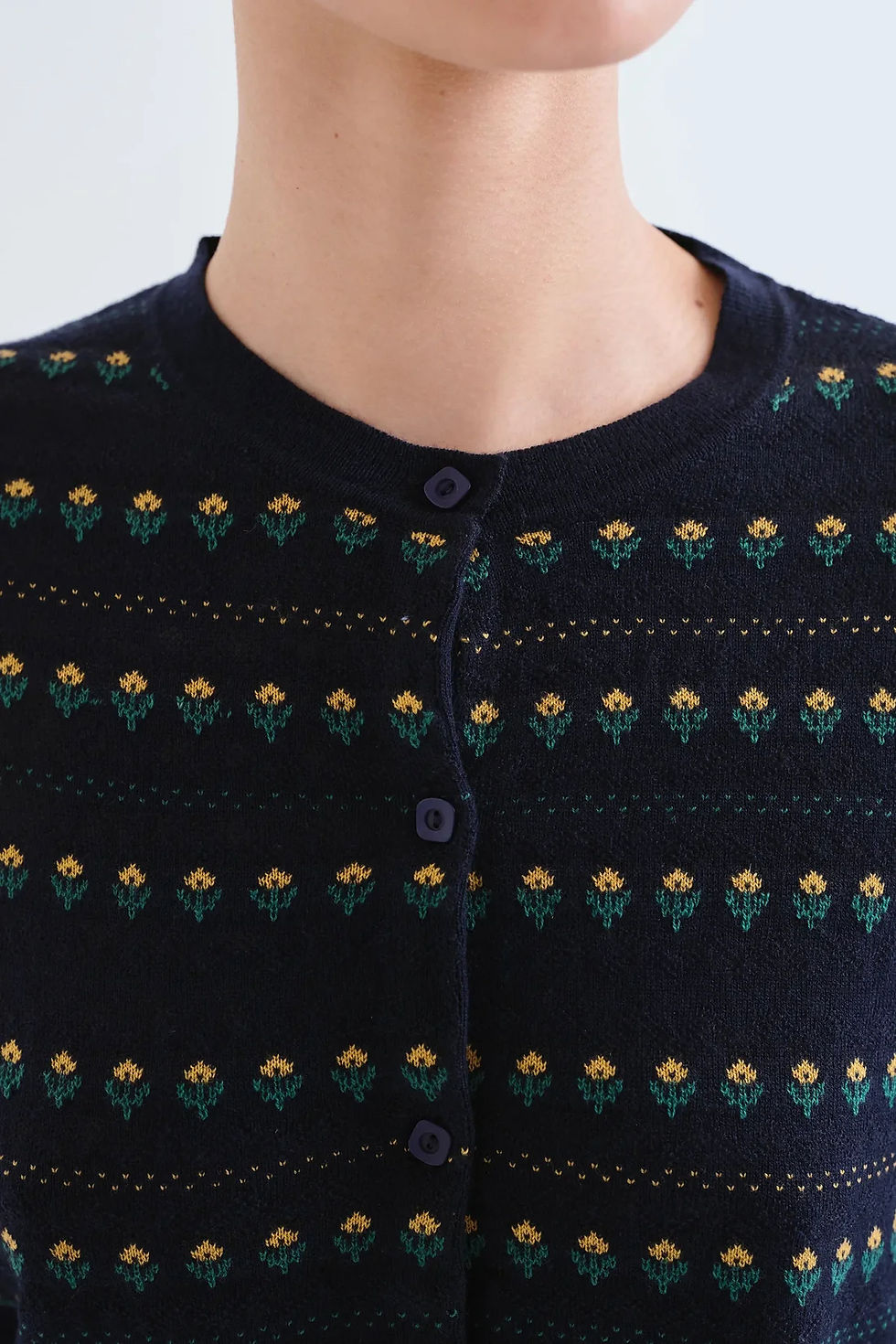 Miniatura: Cardigan in maglia con fiori ricamati