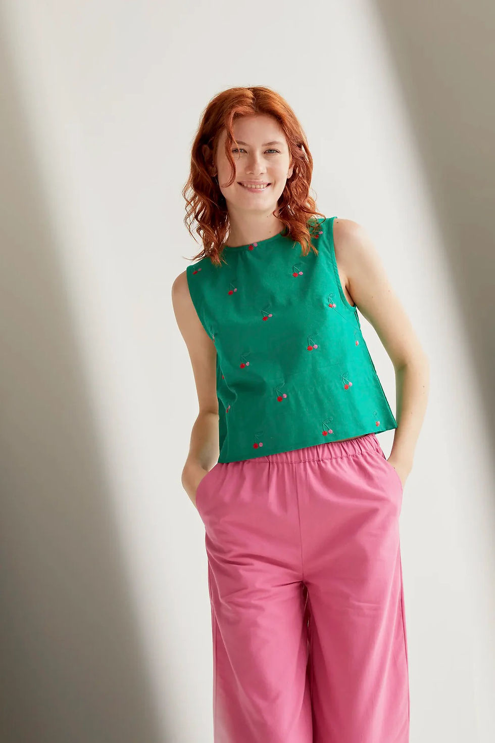 Miniatura: Top verde con ciliegie 100% cotone
