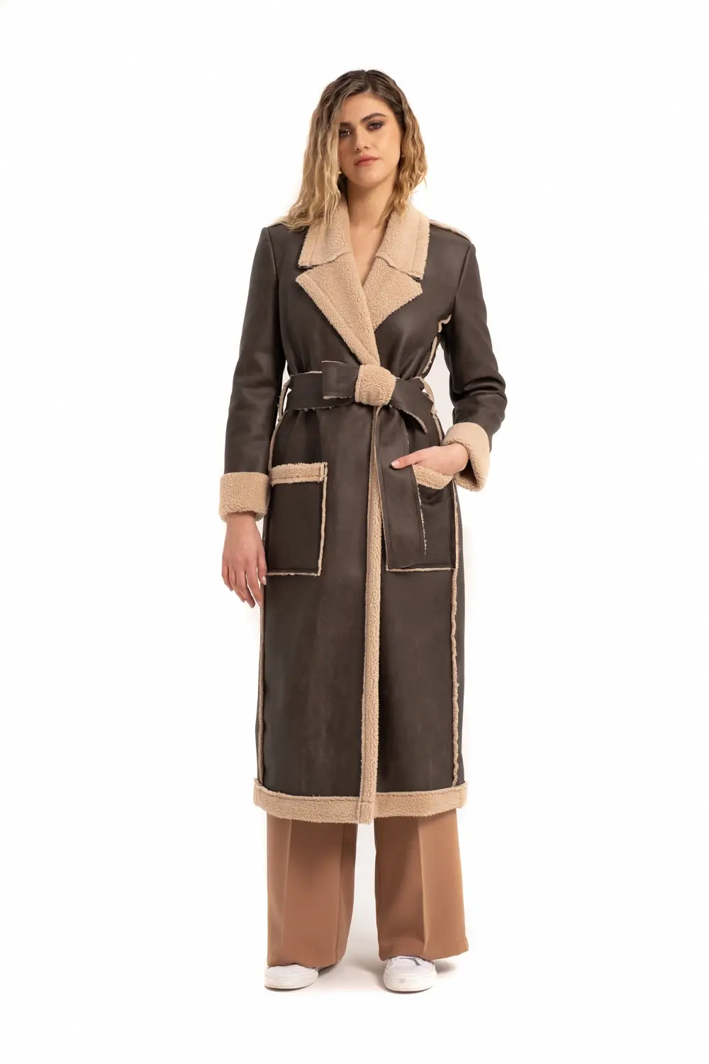 Montone con tasche e cintura