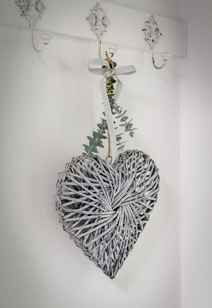 Twisted Willow Heart