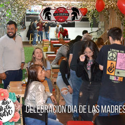 Celebra el amor y la dedicación de las madres en su día especial en La Colonia. Únete a nosotros en una experiencia inolvidable donde honraremos a esas mujeres excepcionales que nos inspiran. Disfruta de la magia de la música en vivo, sorpréndete con nuestros premios y déjate llevar por un ambiente encantador en nuestra celebración del Día de las Madres.