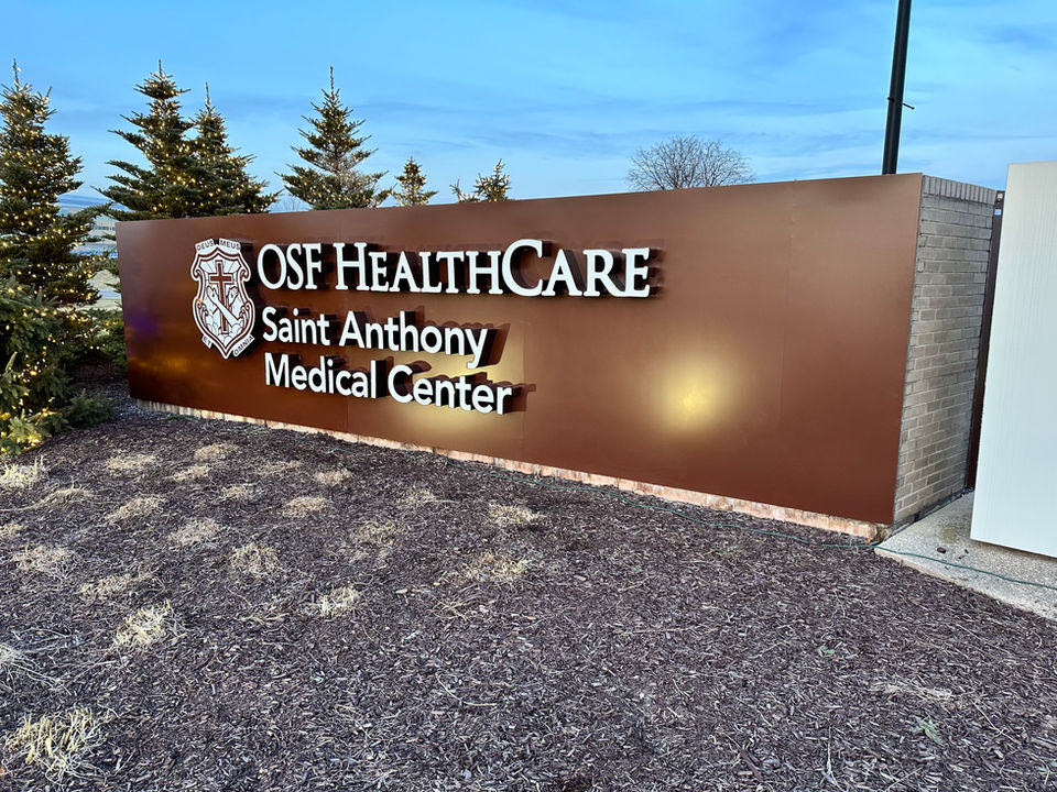 HealthCare Business signs installers Iowa - CR Signs