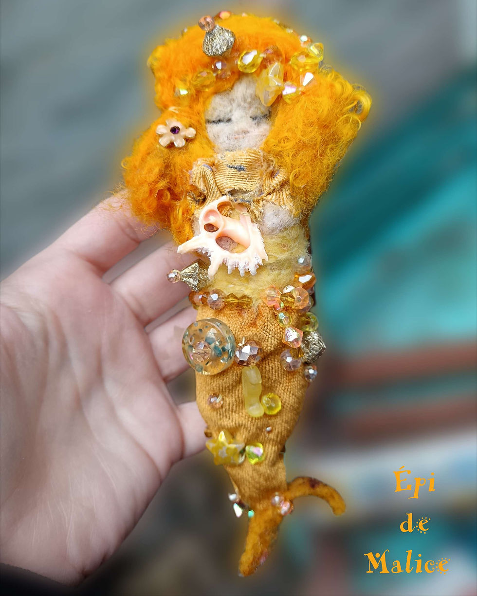 Thumbnail: Boucles d'or - Art doll suspension 