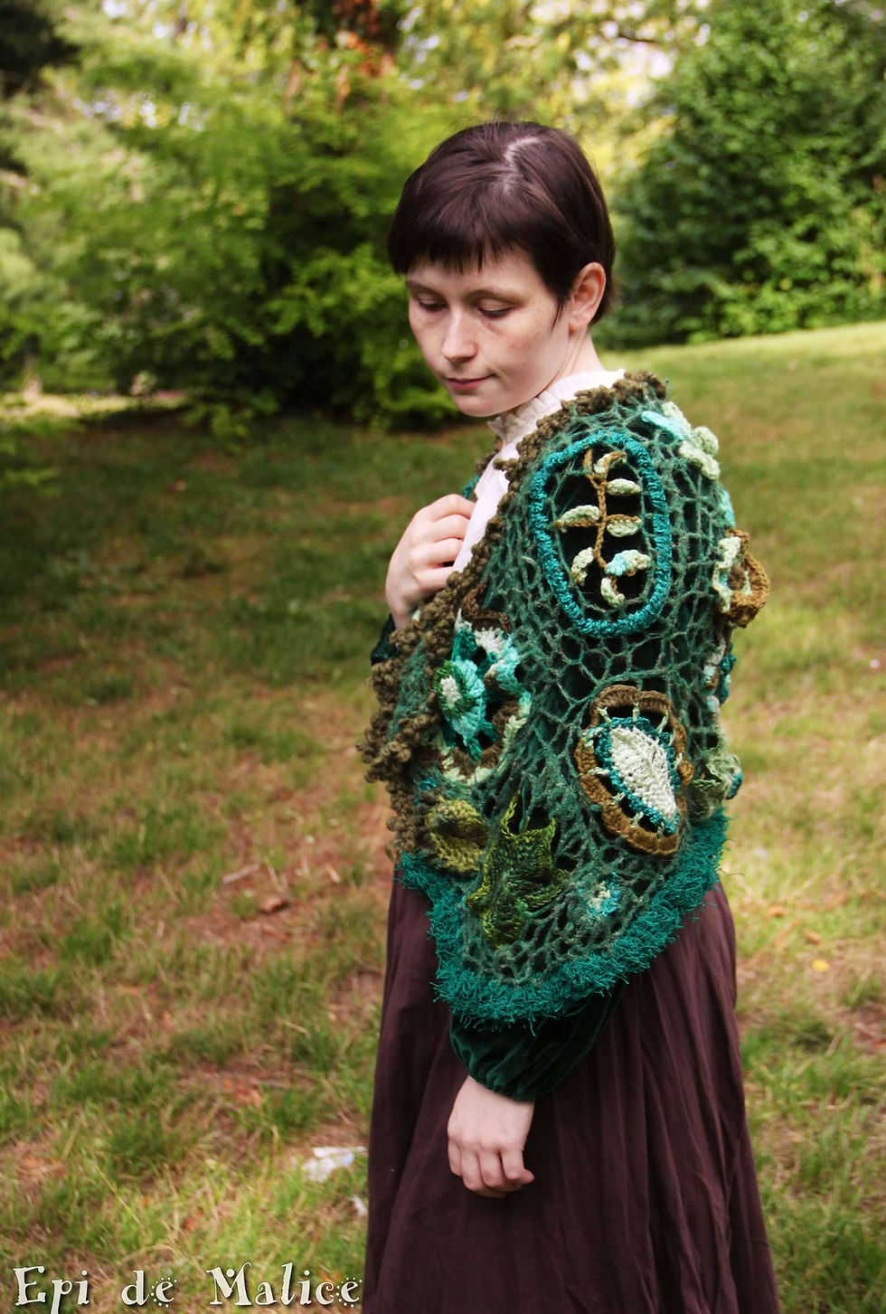 Thumbnail: Châle vegetal freeform crochet irlandais vert