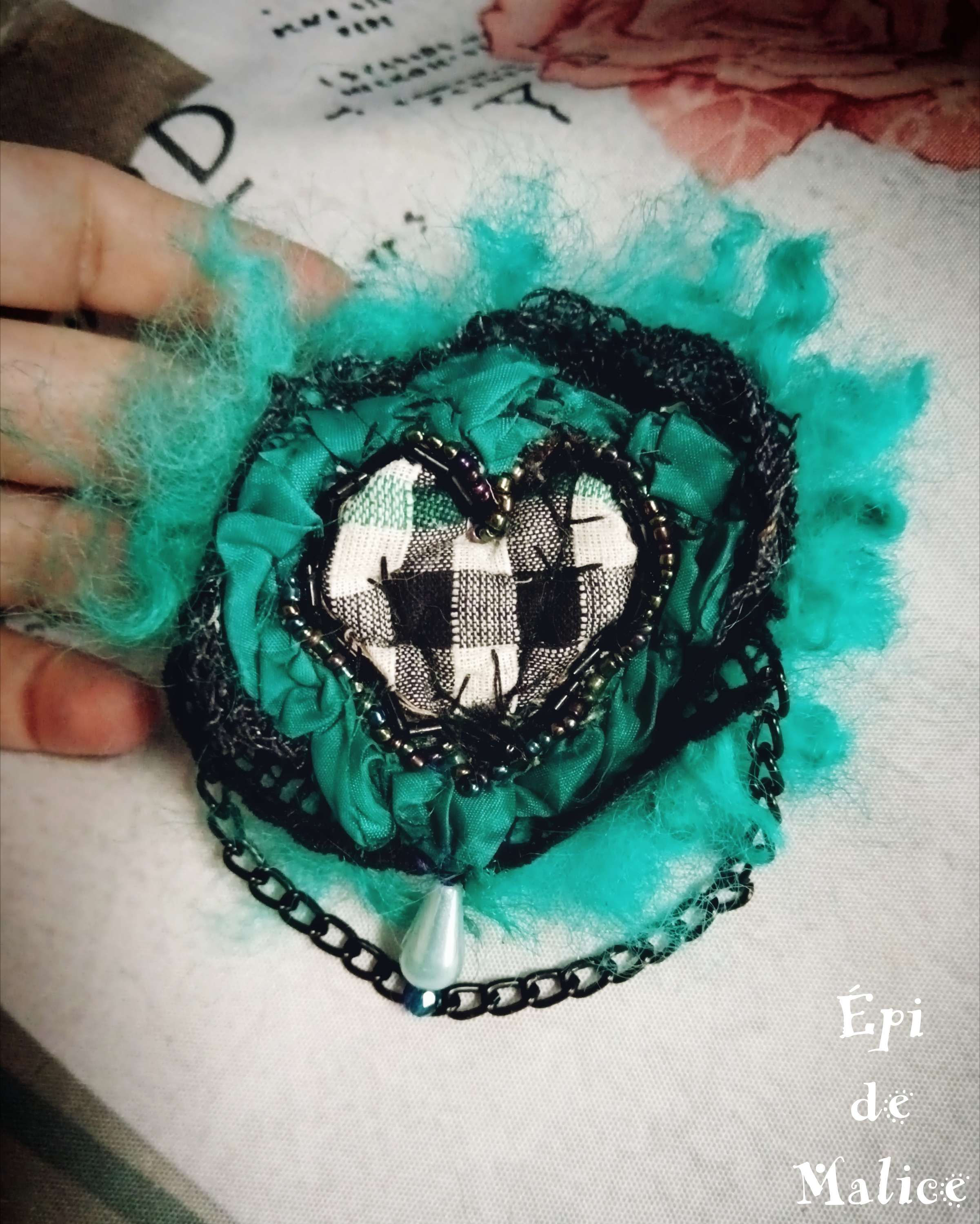 Broche et hairclip - Cœur damier