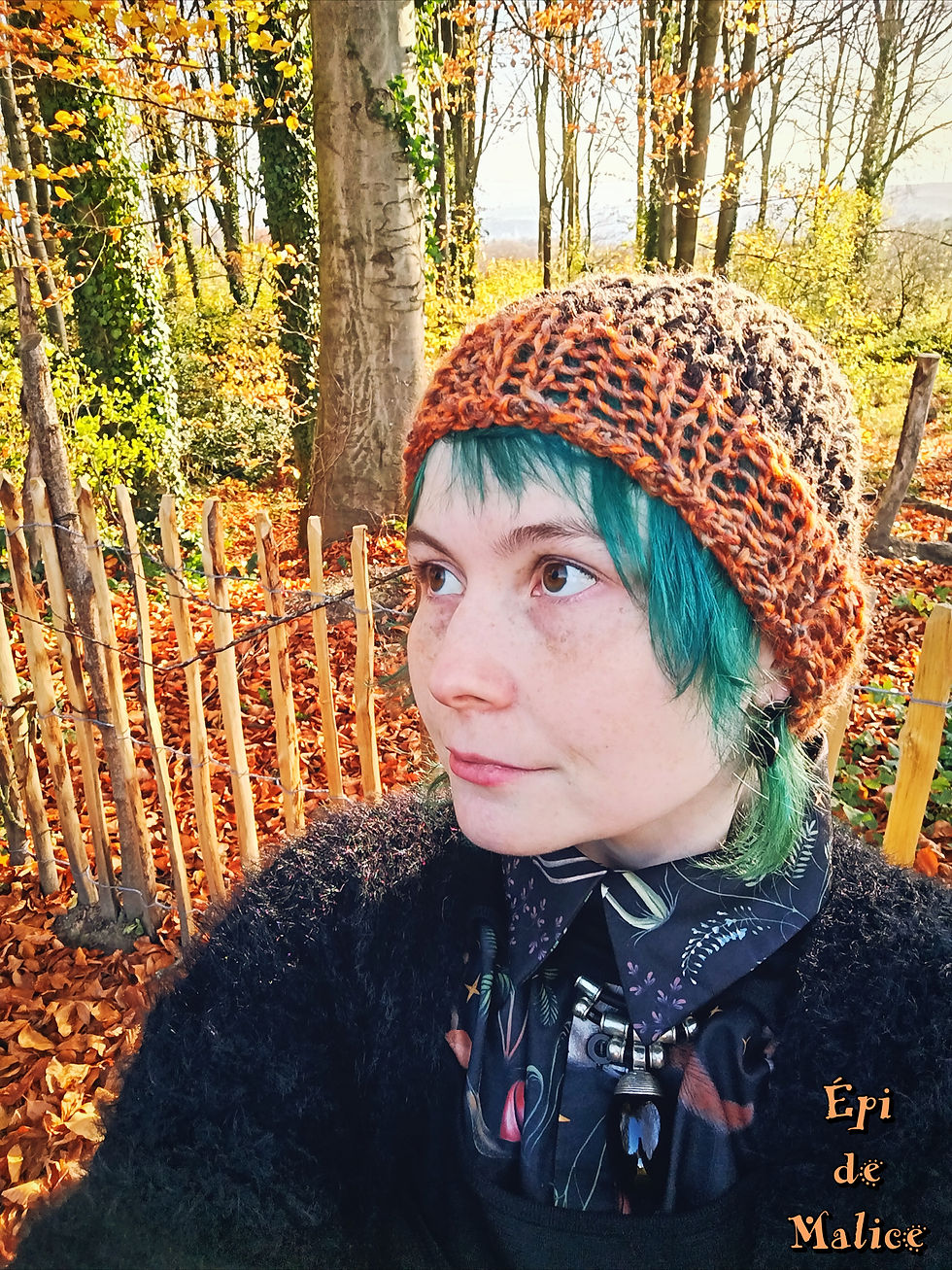 Thumbnail: Bonnet - Feuillage roux - Laine filée 