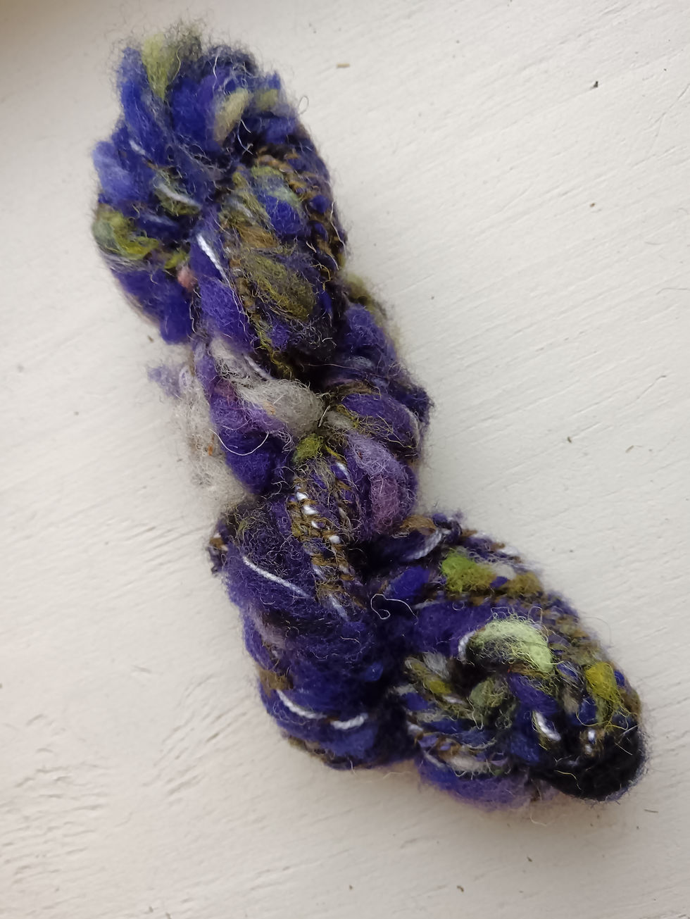 Miniature : Laine filée - 1 écheveau- Violet sombre 
