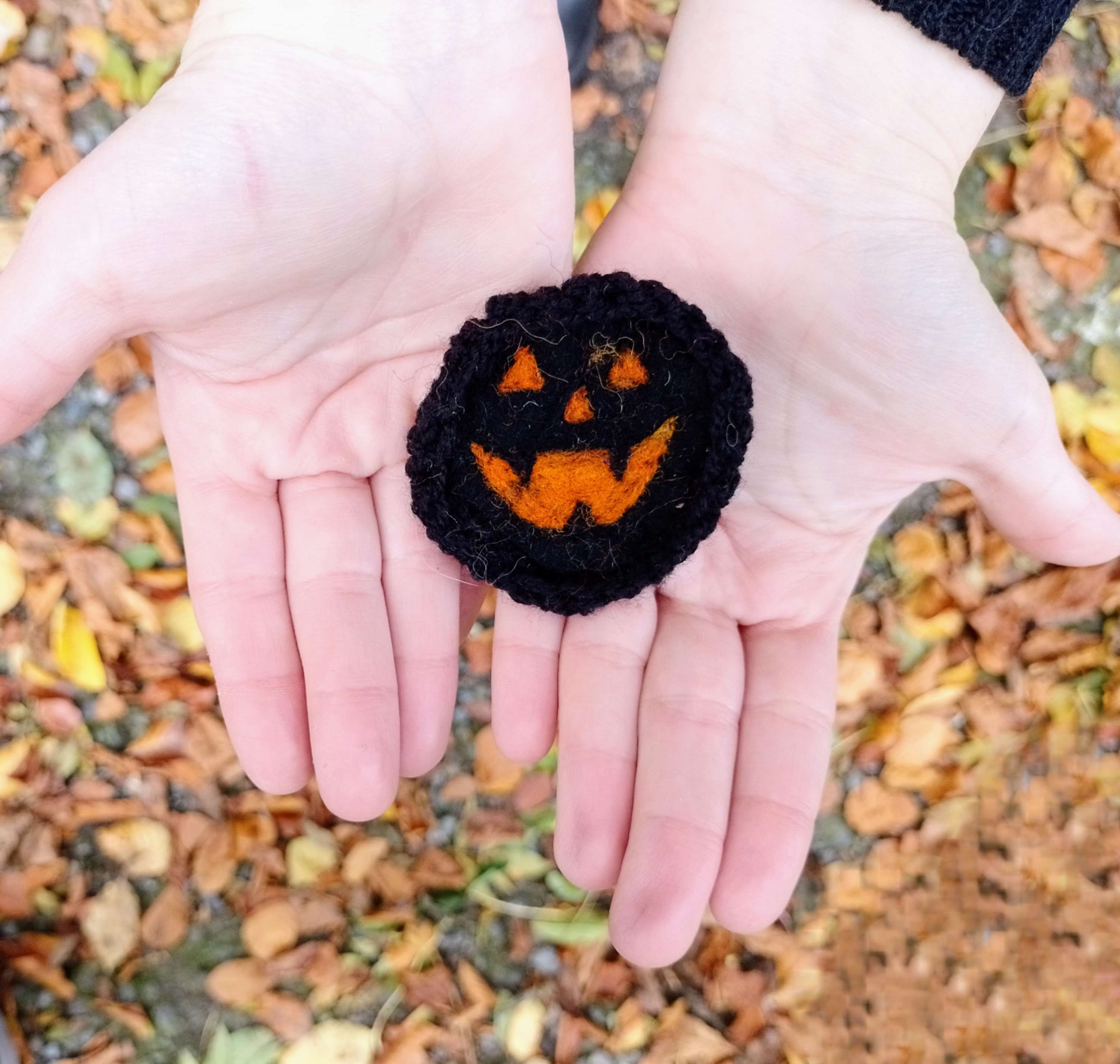 Broche citrouille Halloween noire