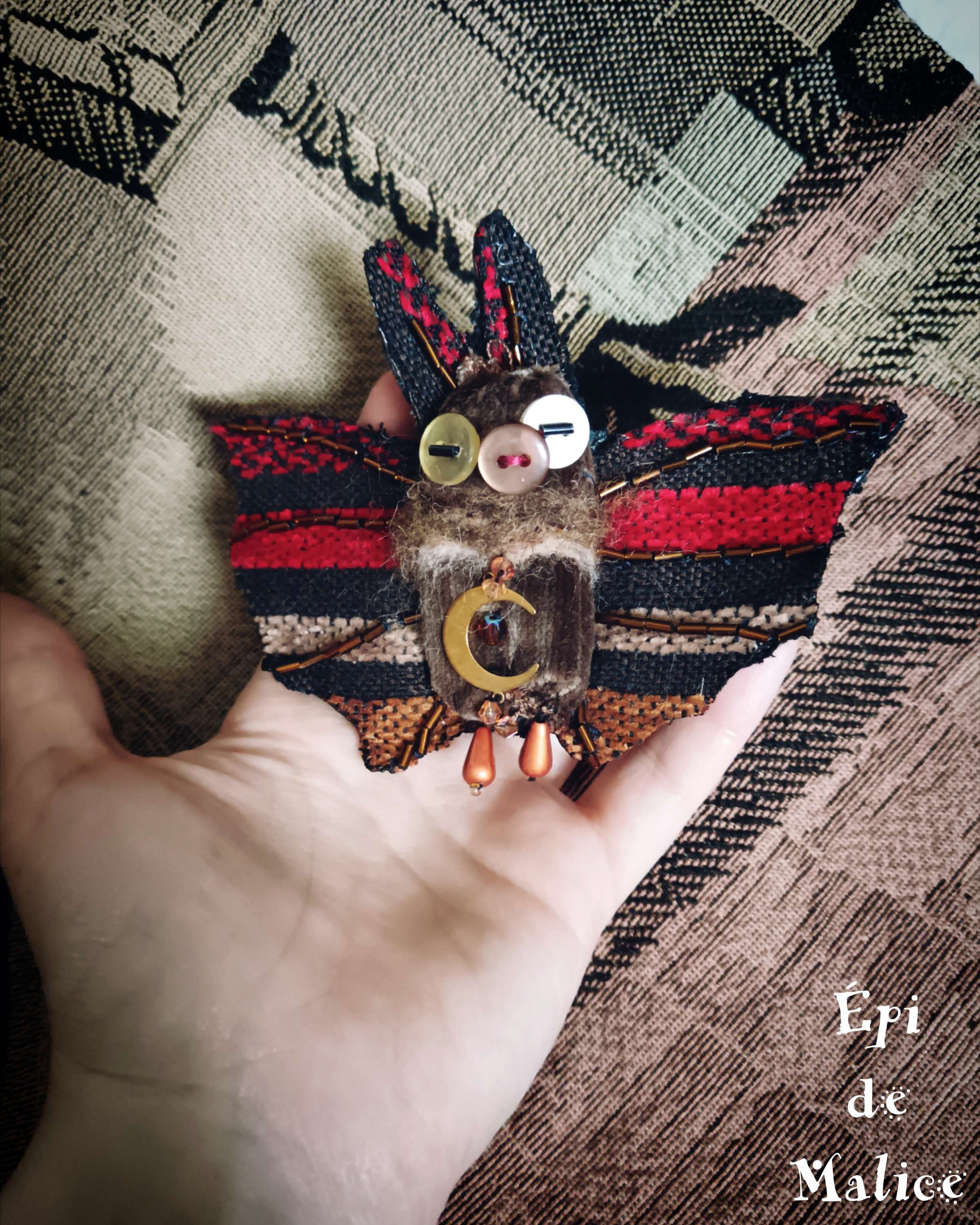 Broche et hairclip - Pipistrelle de lune