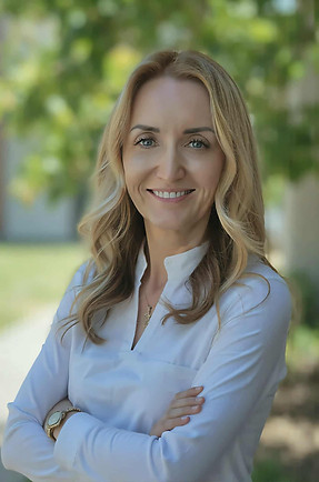 Anna Krupka, founder of Aurevia Rising, energy and transformation coach.