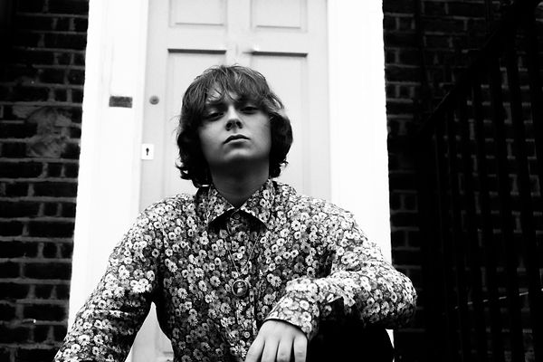 doorway emerging artist Velvet Starlings Velvetstarlings christian gisborne Teen Attractive Black and White Photo Los Angeles california england U.K. British music indie singer songwriter rock upcoming artist new music genre british invasion cute handsome attractive good looking velvet starlings band