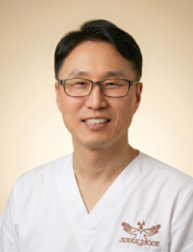 Dr. Daniel Kim (B.Med, R.Ac).png