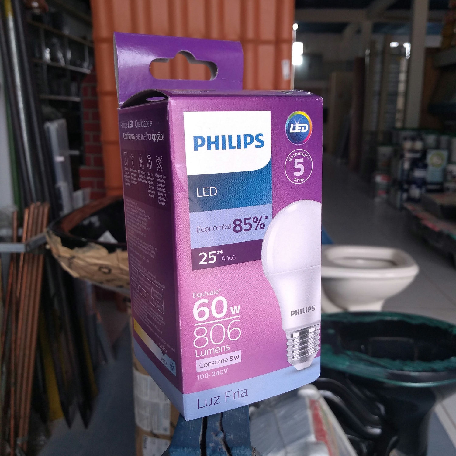 Lâmpada 60w* LED Philips - Econômica 85%