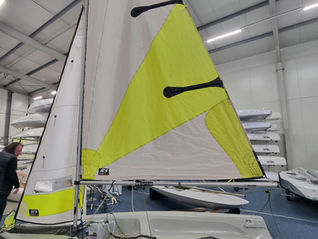 Nieuw RS Feva zeilboot voor Jeugdzeilen.