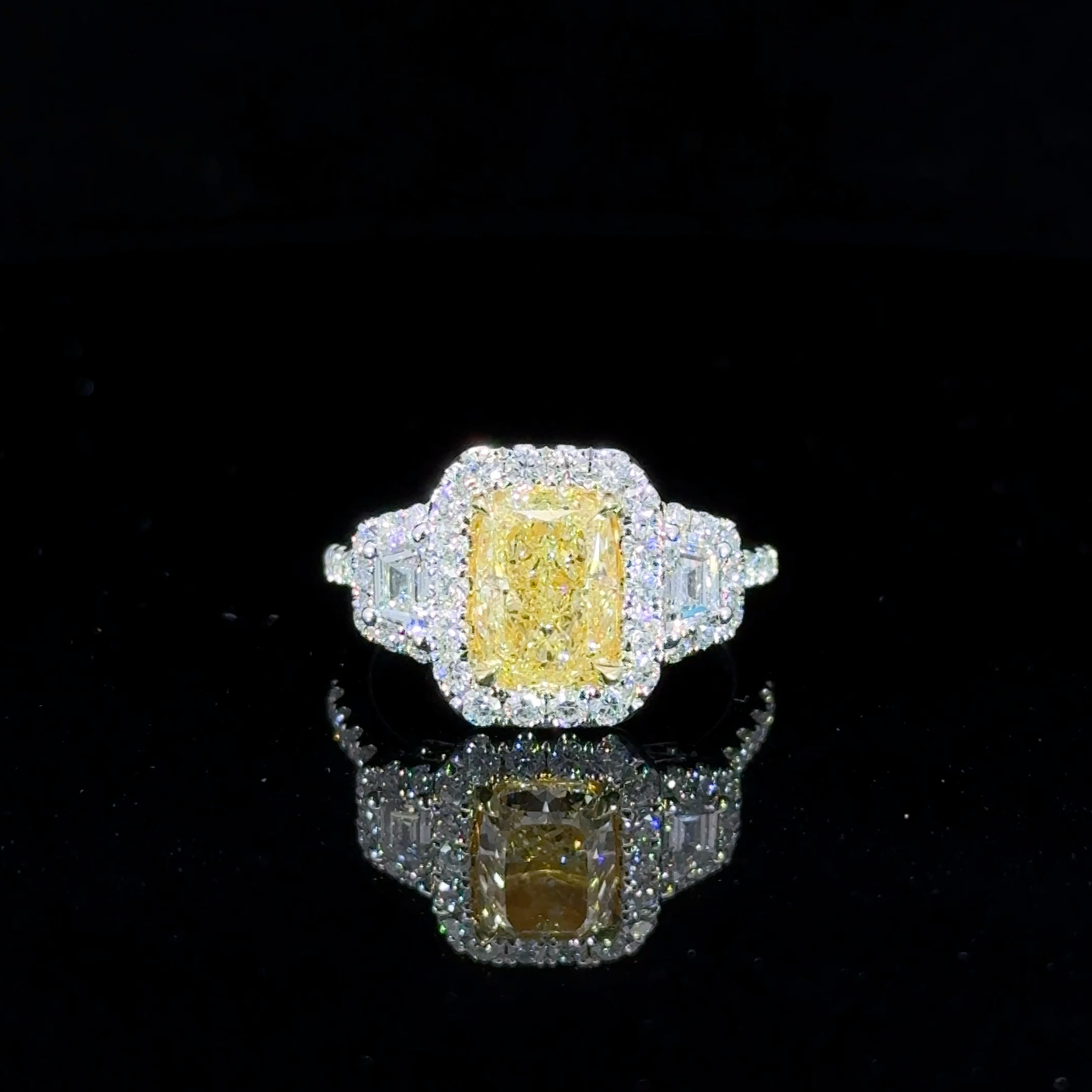 Natural Yellow Cushion Diamond Ring - 3.12 cttw