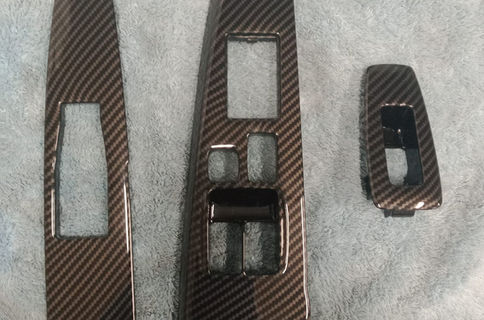 Hydro dipping effet carbone pièces habitacle Nissan Skyline by Lodydipping à Thonon-les-bains