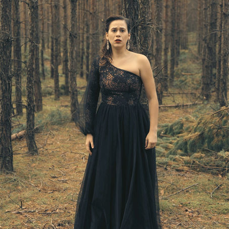 NEW SINGLE "DISTANTE" AND NEW ALBUM PRE-ORDER