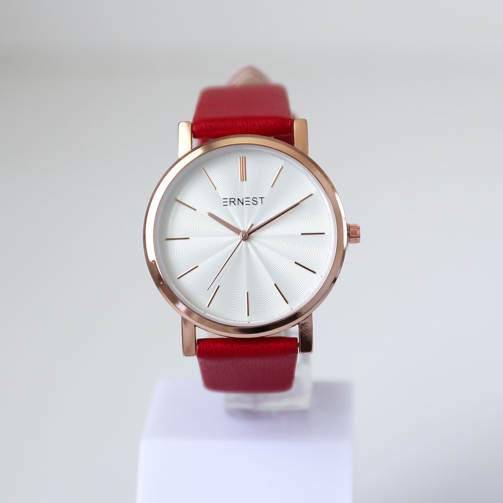 Montres Ronde Marque ERNEST bracelet Rouge Abidjan