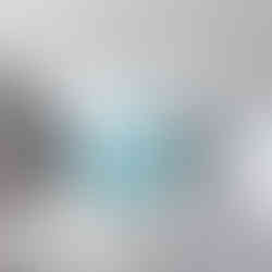 Throw pillow with a round picture of Niagara Falls and the word Niagara Falls on the top of the circle