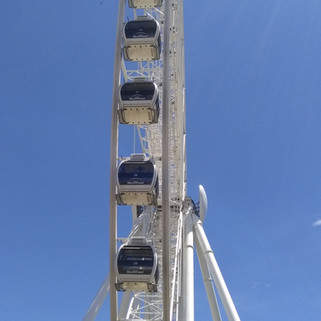 Skywheel with gondolas