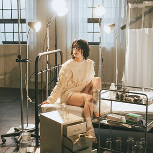 챨리 데미지 니트