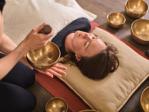 Reiki and Sound Therapy: A Gentle Duo for Holistic Stress Relief