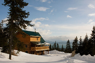 02House_In_Snow&Bay_View_9980.jpg