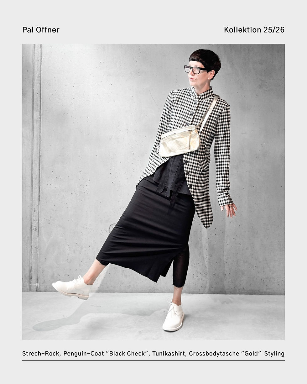 Miniaturbild: Der Penguin-Coat oder Gehrock von Pal Offner im Karomuster Black Chek - avantgardistische Mode im Lagenlook