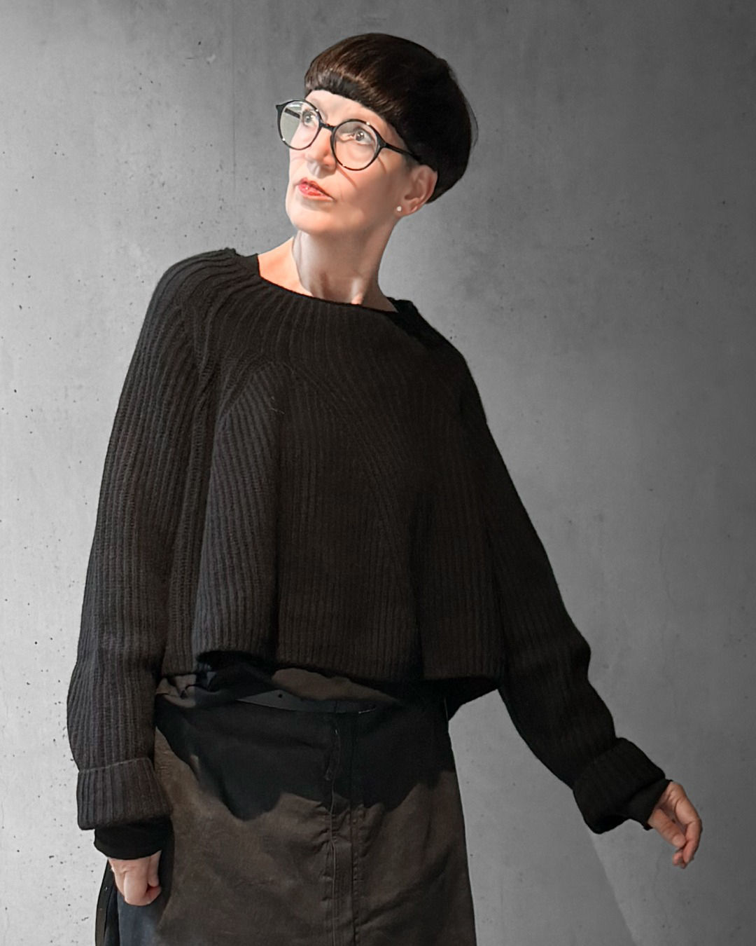 RUNDHOLZ DIP - Pullover aus Woll-Alpaka-Strick in "Schwarz"