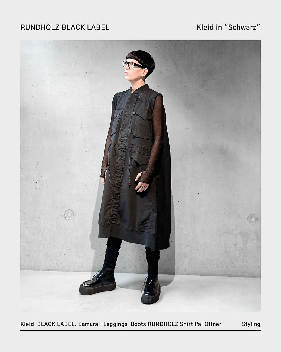 Miniaturbild: Ärmelloses Kleid von Rundholz Black Label - entdecke die vielseitigen Looks im avantgardistischen Stil.