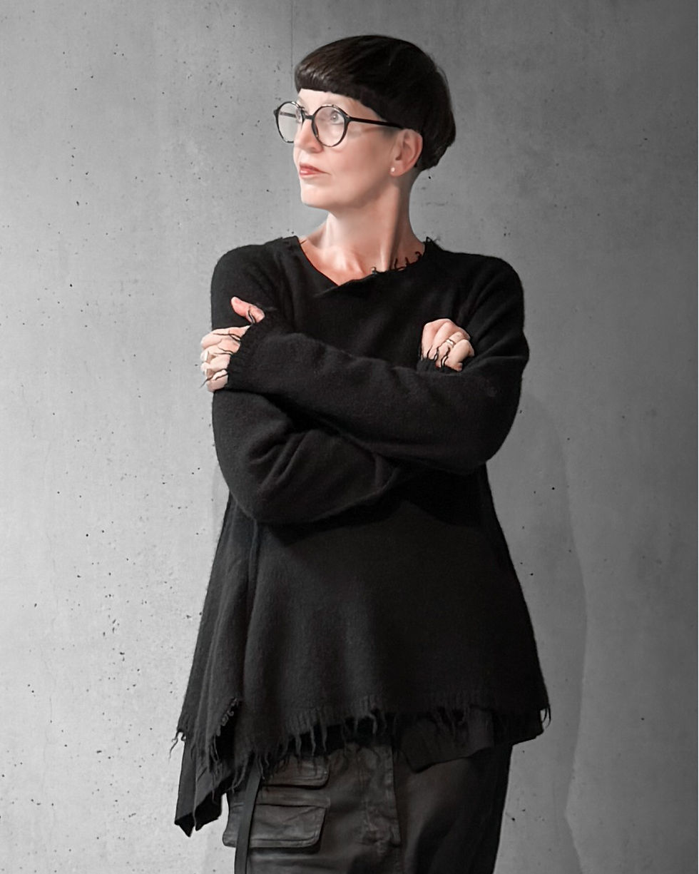 Miniaturbild: RUNDHOLZ - Weicher Pullover aus Merino-Wolle in "Schwarz"