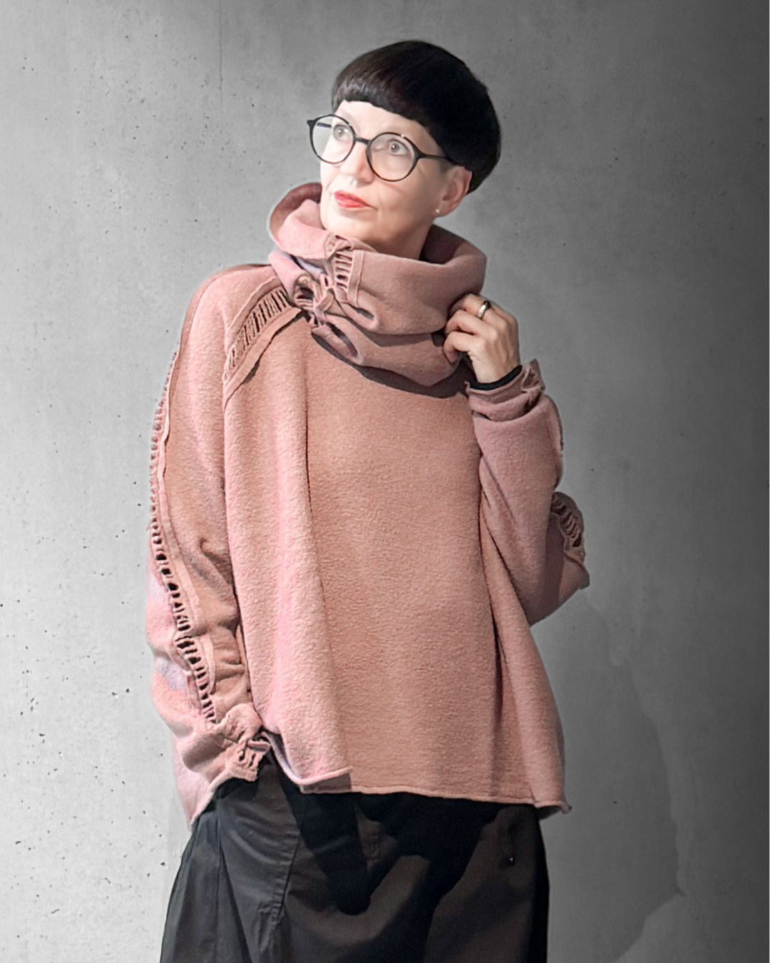 RUNDHOLZ BLACK LABEL- Loop in „Crystal“ aus 100% Walkloden-Wolle