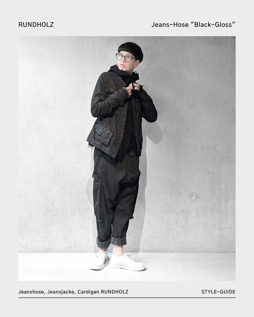 Miniaturbild: Tiefschritthose aus Jeans in "Black-Gloss" von RUNDHOLZ