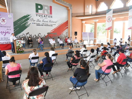 Firma el PRI Yucatán agenda por las mujeres