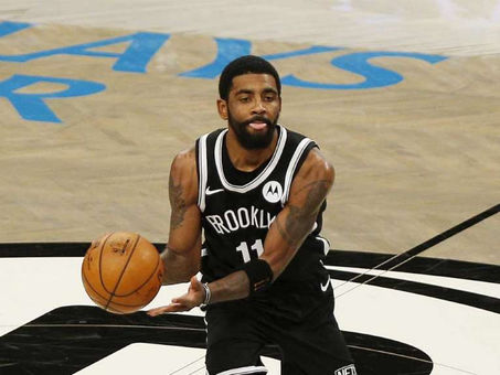 Multan con 50 mil dólares a Kyrie Irving por ir a fiesta