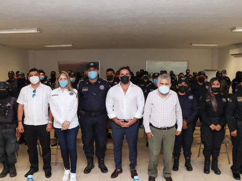 ACTUALIZAN A LOS ELEMENTOS DE LA POLICÍA MUNICIPAL DE PROGRESO